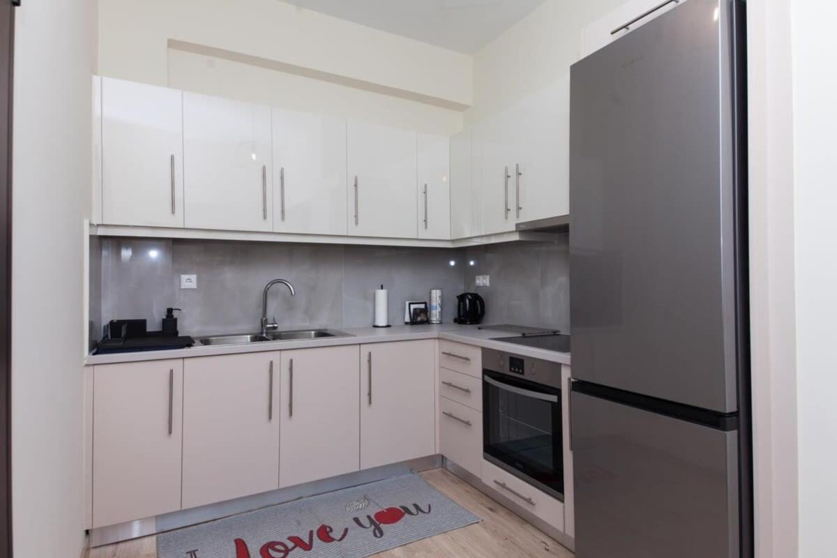 Brand New 2 Bedroom Haven Apt In Galatsi 아테네 외부 사진