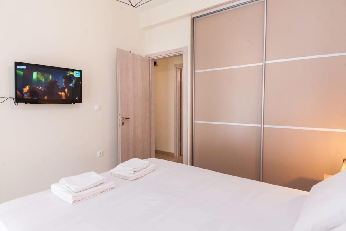 Brand New 2 Bedroom Haven Apt In Galatsi 아테네 외부 사진